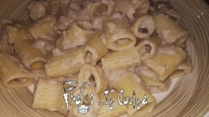 Pasta con crema di funghi e taleggio